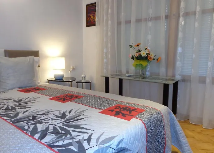 Zoya * Μπουργκάς